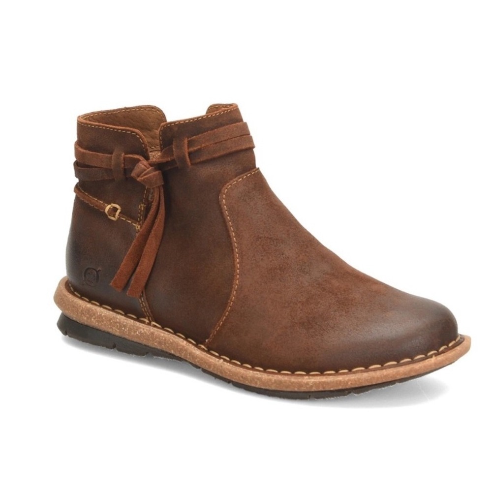 Born Brown Distressed‎ Suede Wyter Ankle Booties Women's Size 9.5